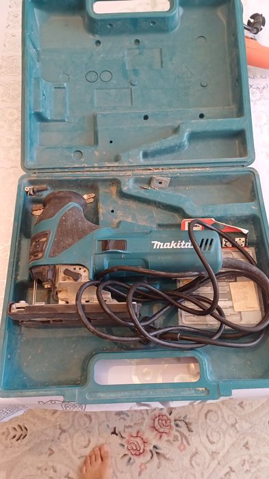 Продам лобзик и дрель