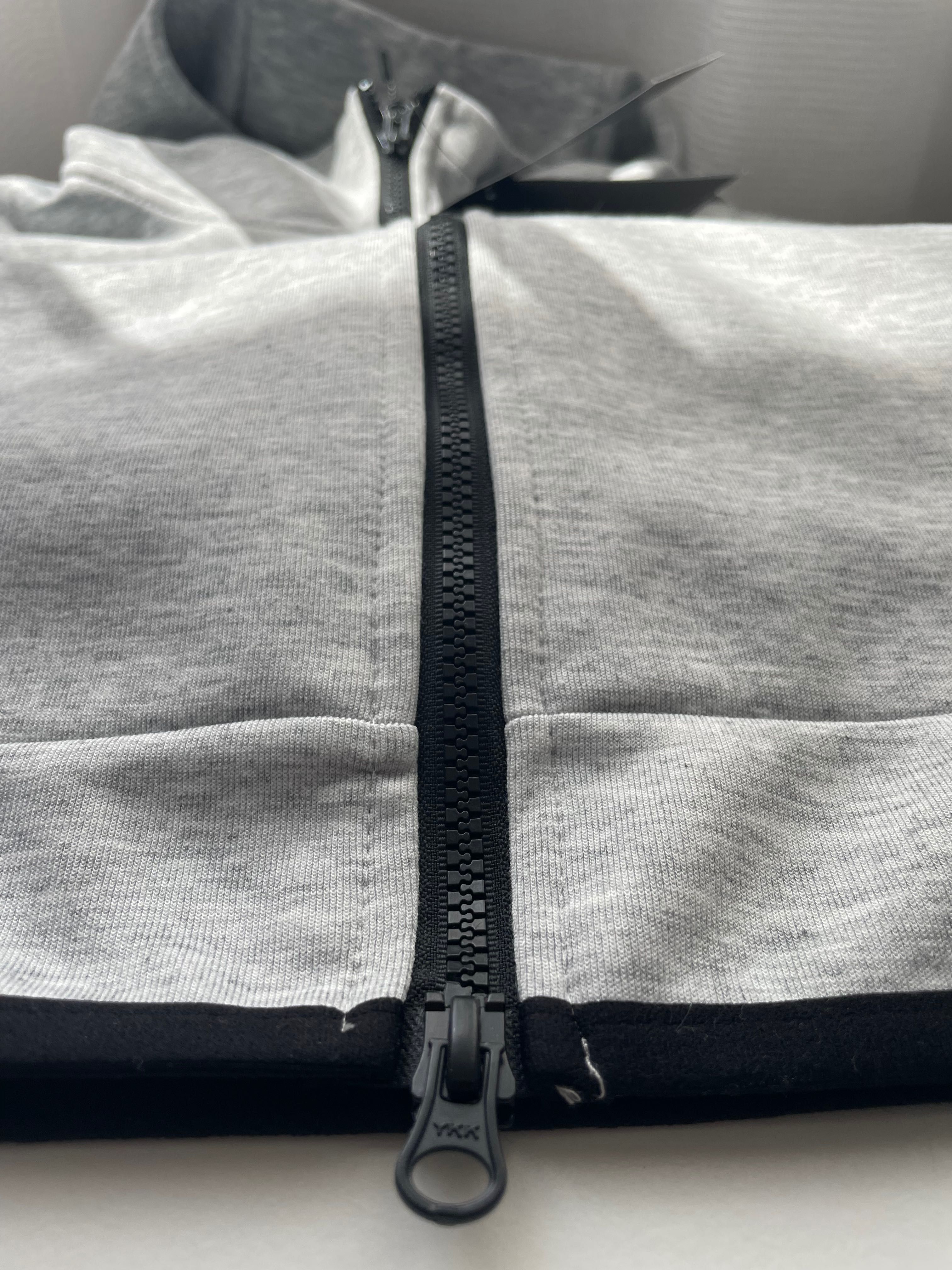 Чисто Нов Анцуг Nike Tech Fleece