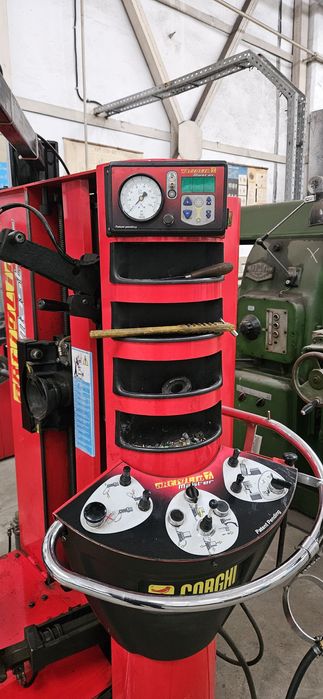 Masina dejantat Corghi Master