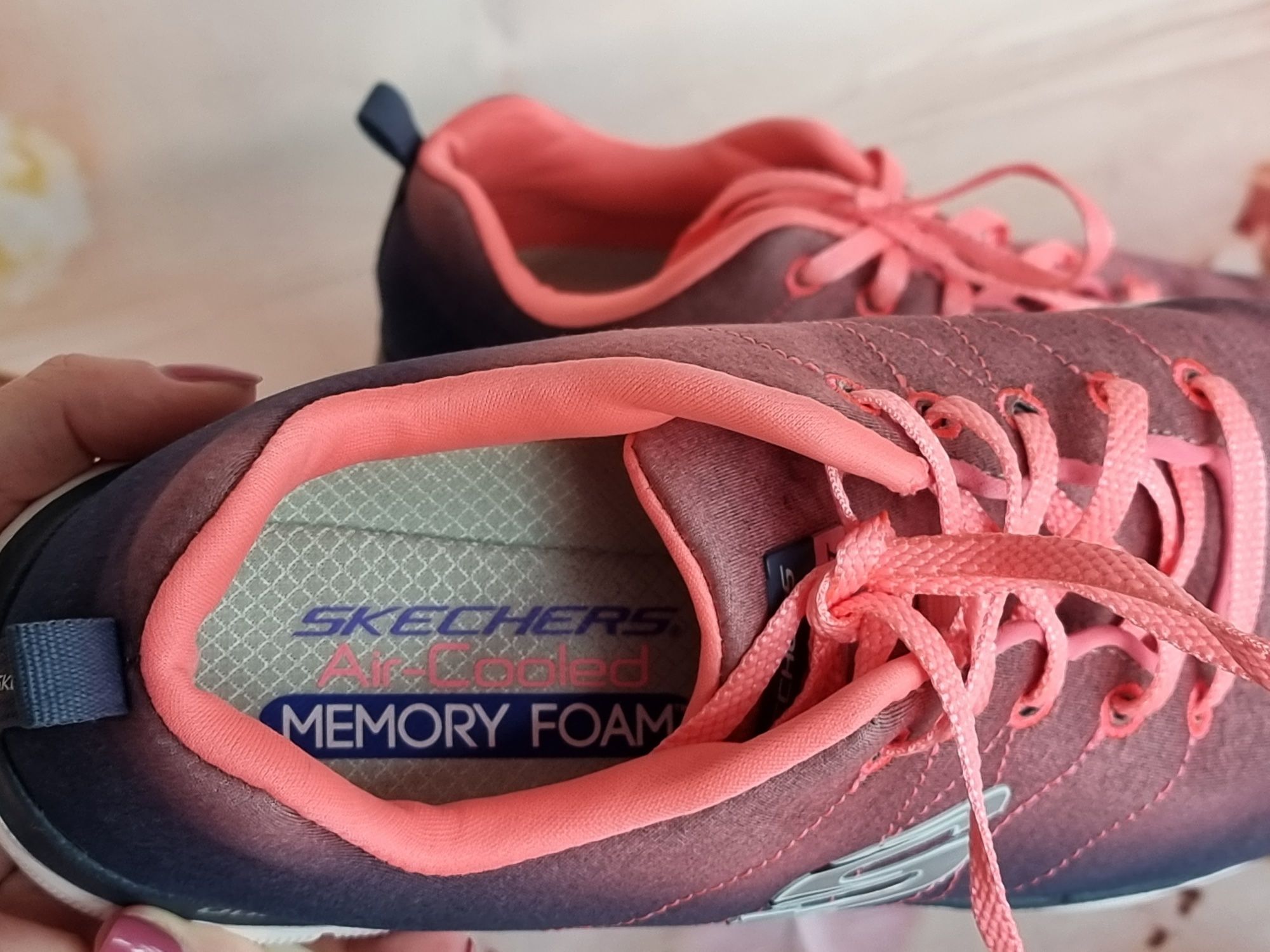 Adidași damă Skechers 38-39