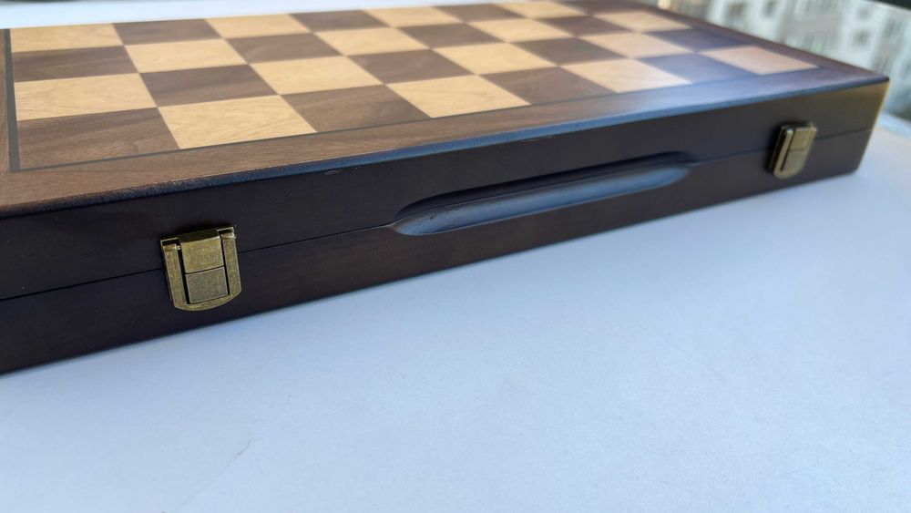 Tabla de sah magnetica pliabila si portabila din lemn