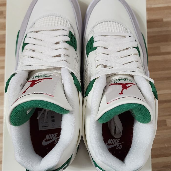 Jordan 4 Retro SB Pine Green DR5415-103 (EU42.5 | US9 | UK8)