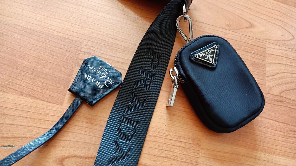 PRADA нова оригинална !