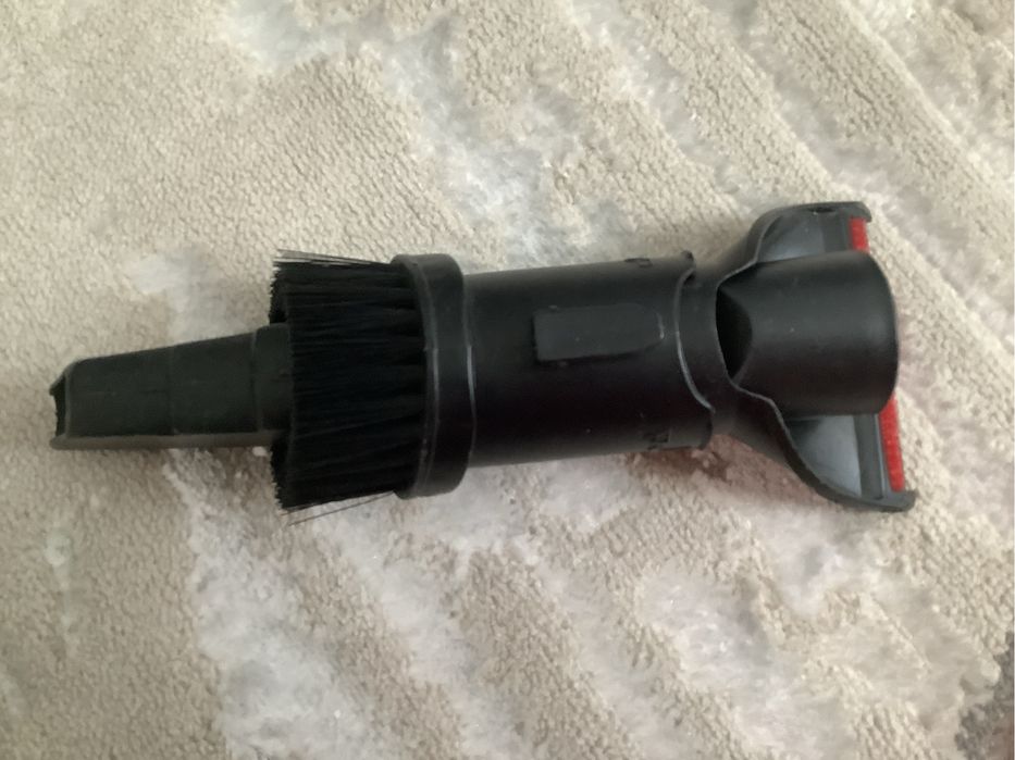 Пылесос Vitek VT-1892 B  в отличном состоянии