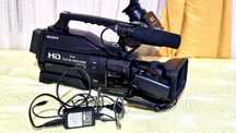 vand camera video sony cu incarcator + trepied benro cu husa