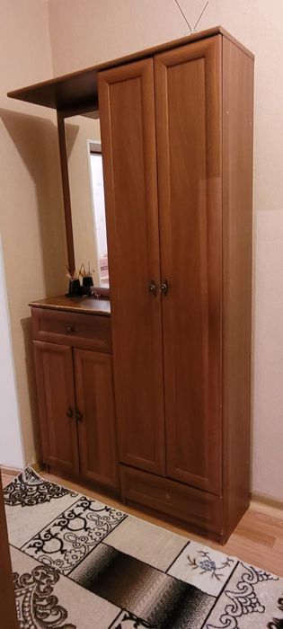 Продаётся шкаф для прихожей.