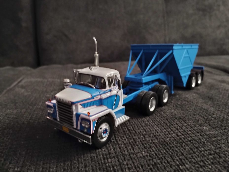 Америкнски камион Dodge LCF CT 900 (1963) + Полуремарке , 1:43