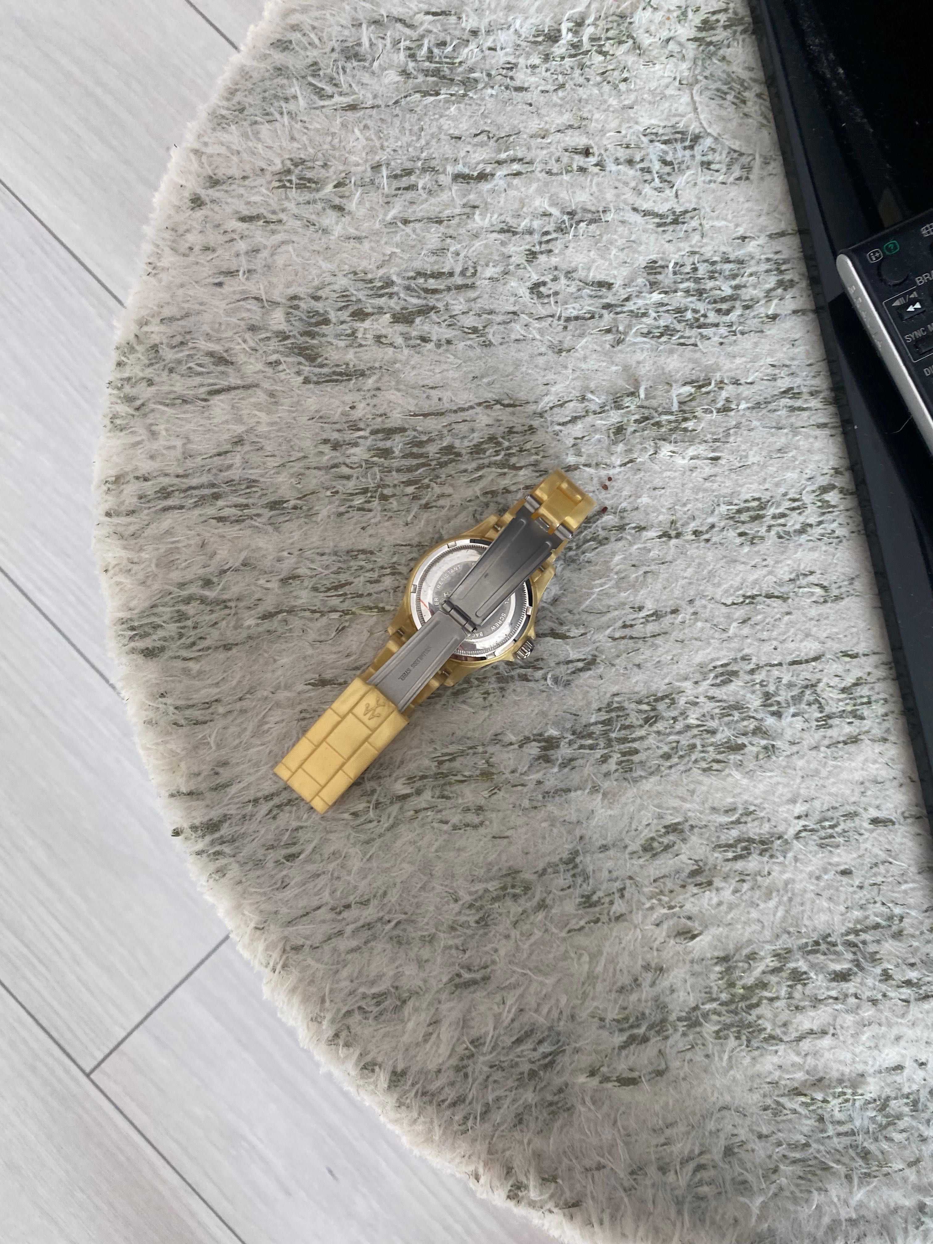 Gold Watch Златен Часовниk