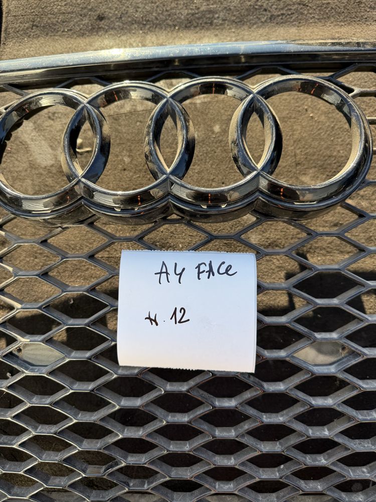 Декоративна радиаторна решетка Audi A4 b8.5 facelift пчелна пита ном12