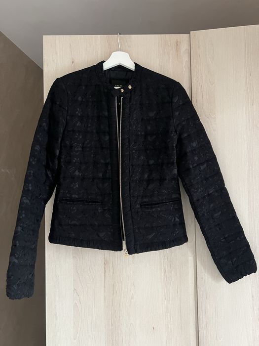 Черно дантелено яке Guess