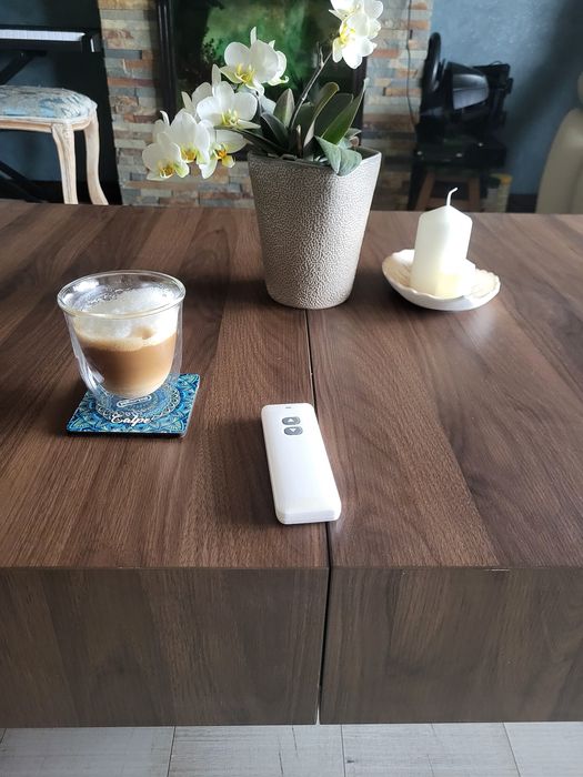 Masa extensibila cu telecomandă