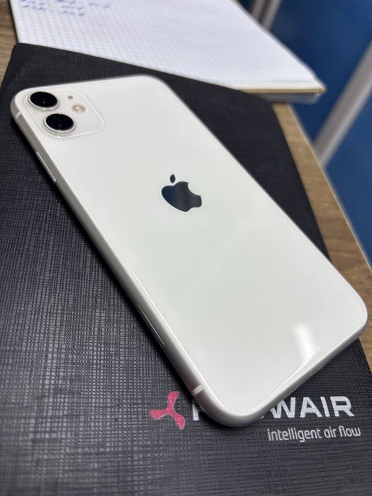 Продам айфон 11 на 128гб