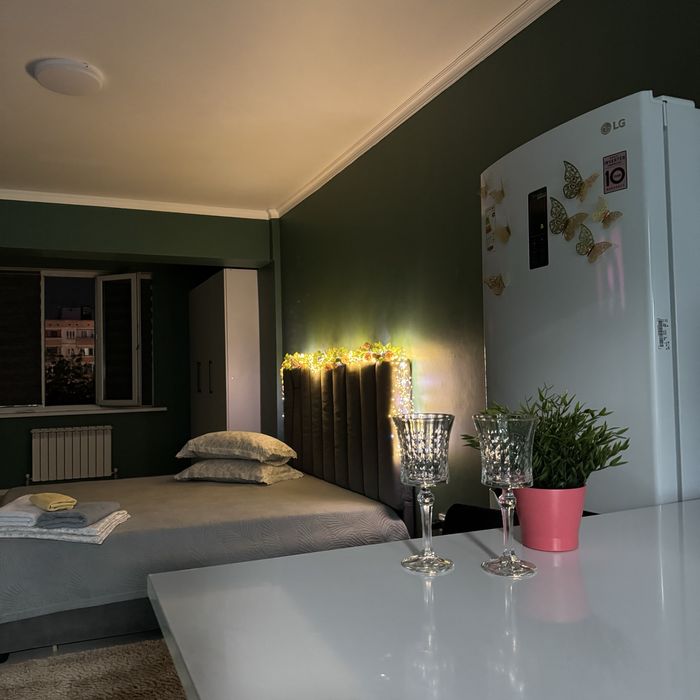 Арбат по часам час 2500 тг, на ночь 15000 тг