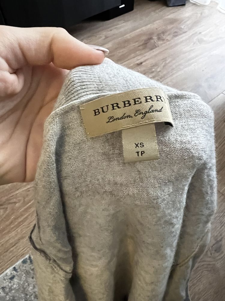 Pulover subtire cu nasturi Burberry lana si casmir, marimea XS