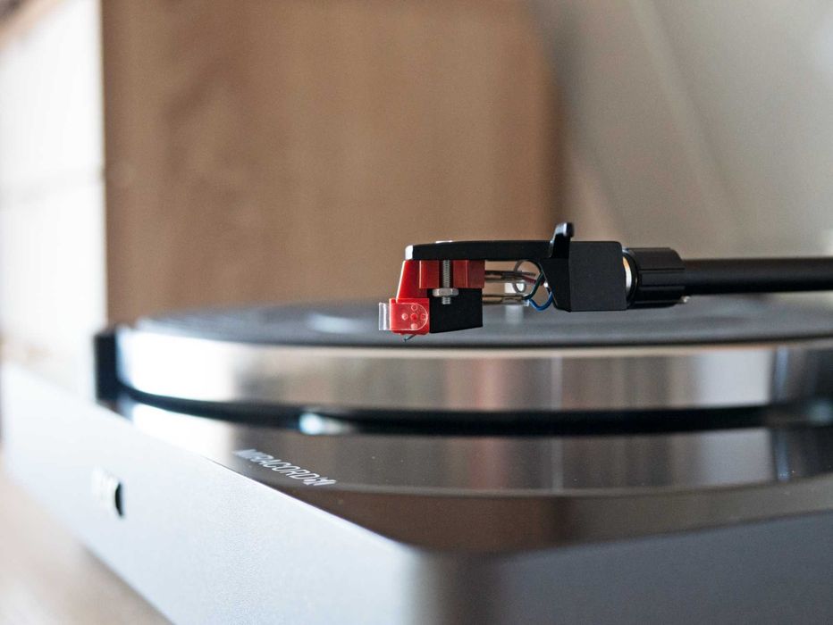 Продавам грамофон Elac Miracord 50