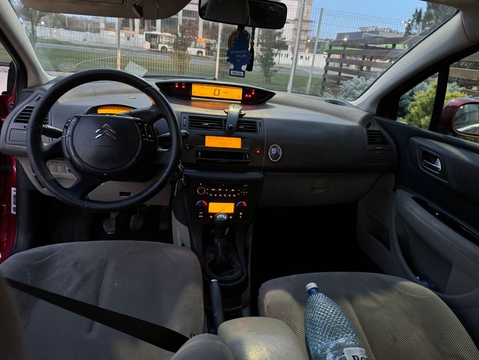 Citroen C4 în stare foarte bună de funcționare