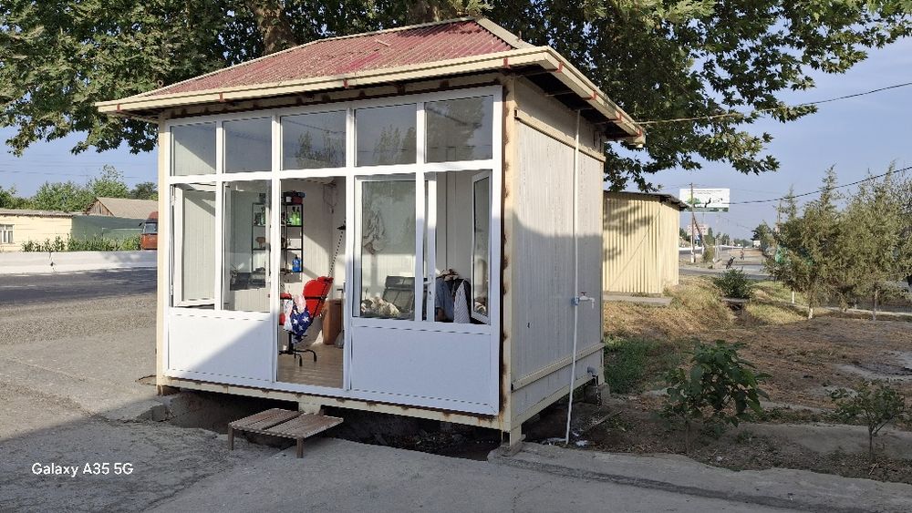 Kuchma butka sotiladi razmeri 3x4 metr  senvich paneldan yasalgan.