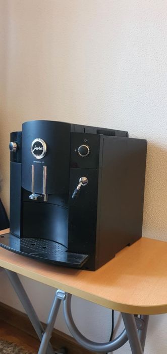Vând espresor Jura Impressa C5