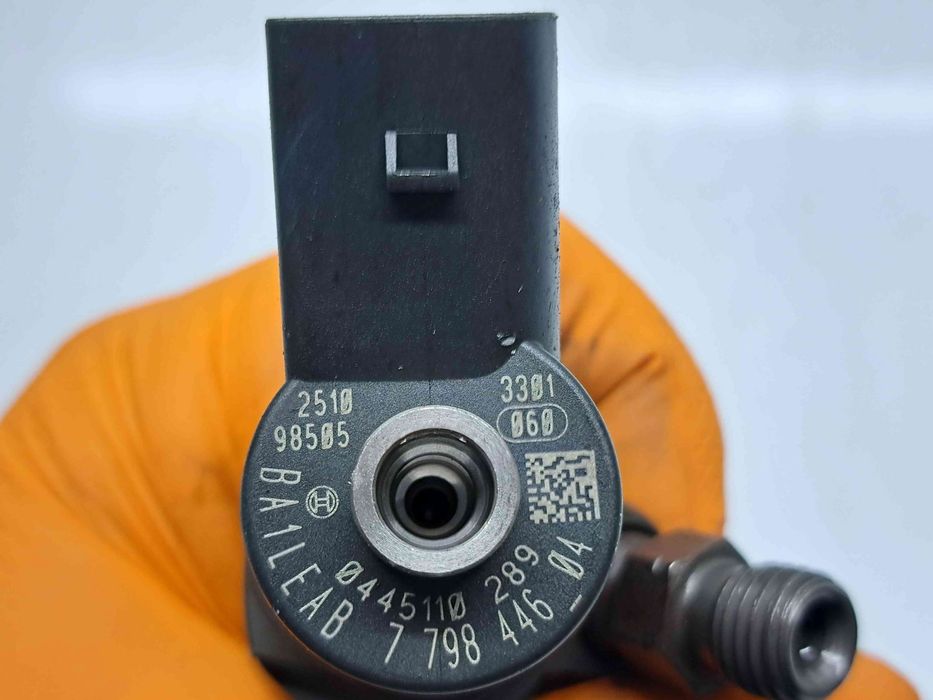 Injector  Bmw 1 (E81, E87) [Fabr 2004-2010] 7798446-04 2.0D N47D20 105