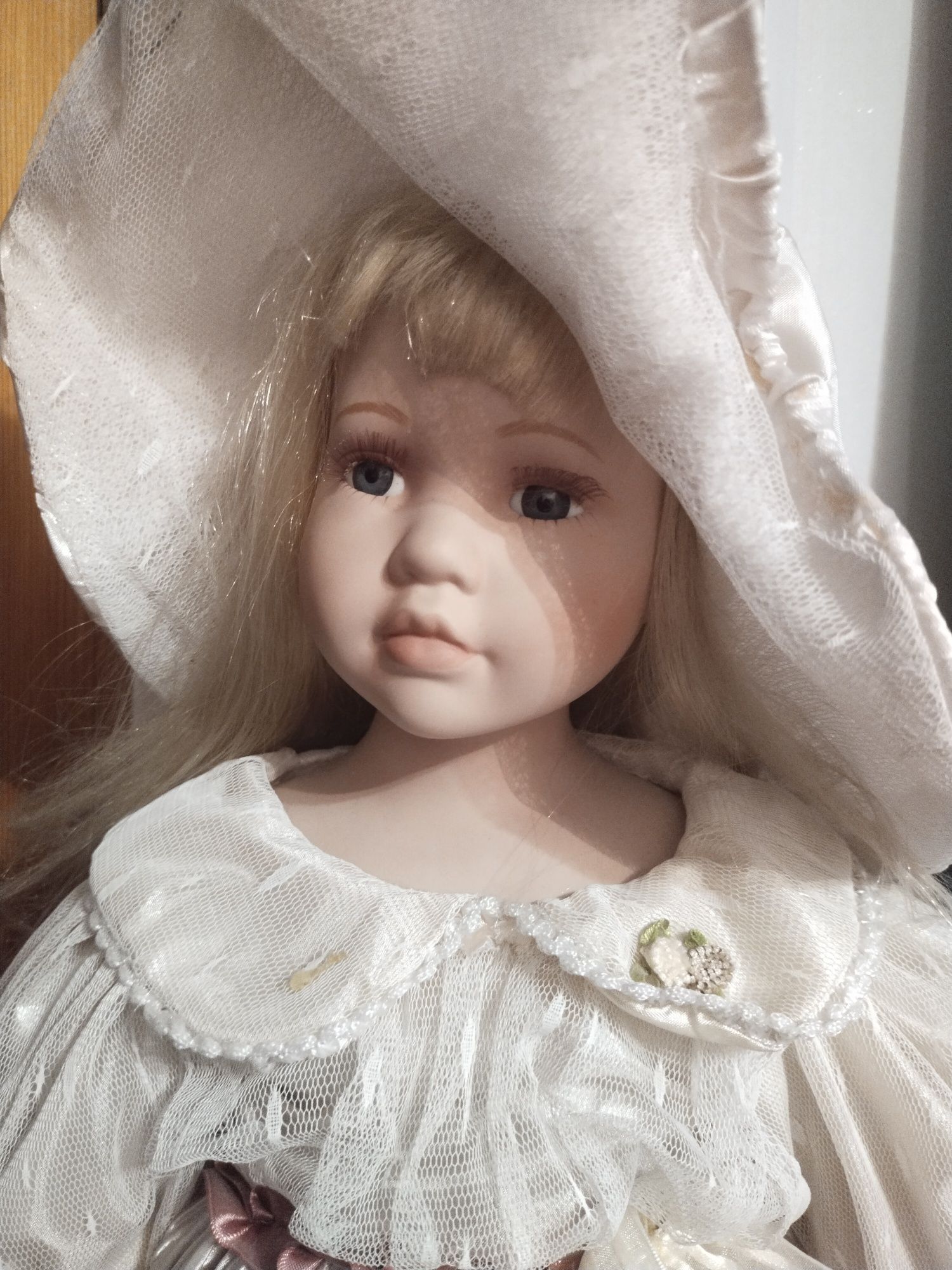 Продам фарфоровую куклу Пр-во Германия