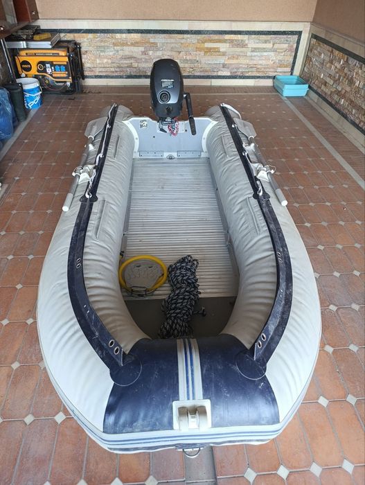 Продам лодку с мотором