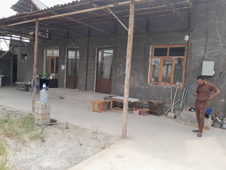 Hovli 3 sotix hamma sharoitlari bor