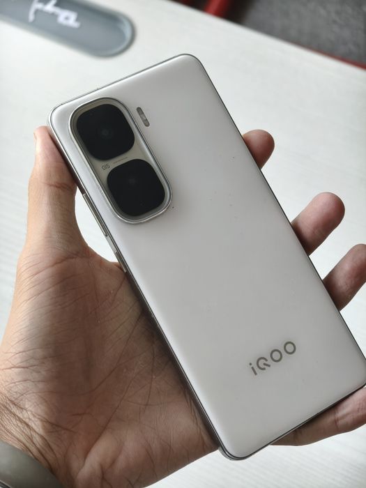 Iqoo neo 10 экран треснут
