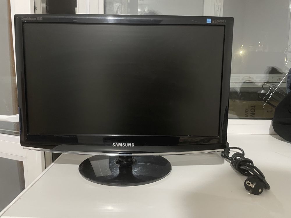 Монитор Samsung SyncMaster 2033