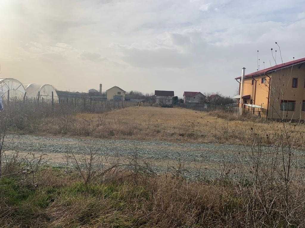Vand teren intravilan suprafata de 1220mp  în com.Malu Mare