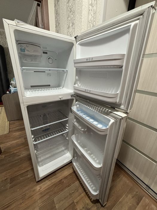 Холодильник LG