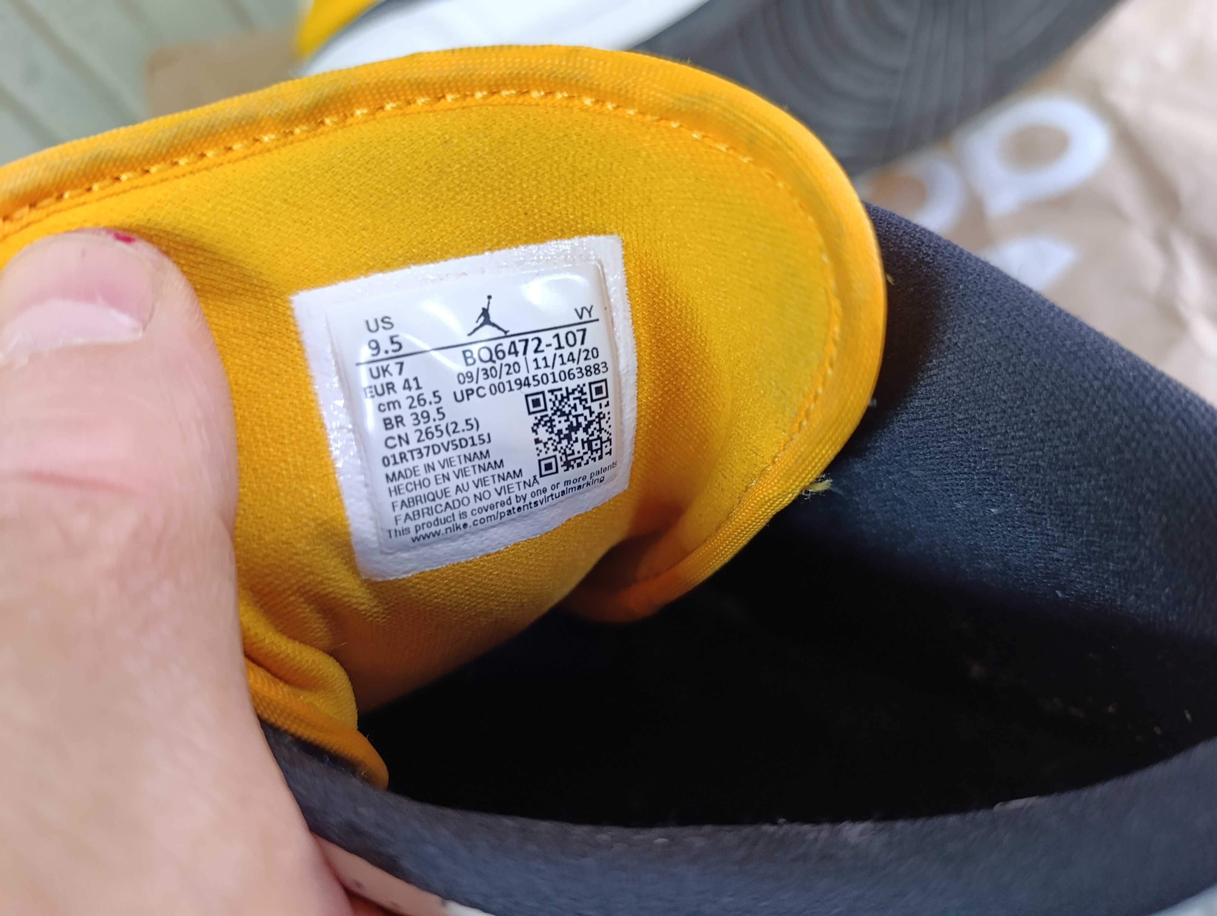 Jordan 1 Mid "Laser Orange"оригинални маратонки 41 номер