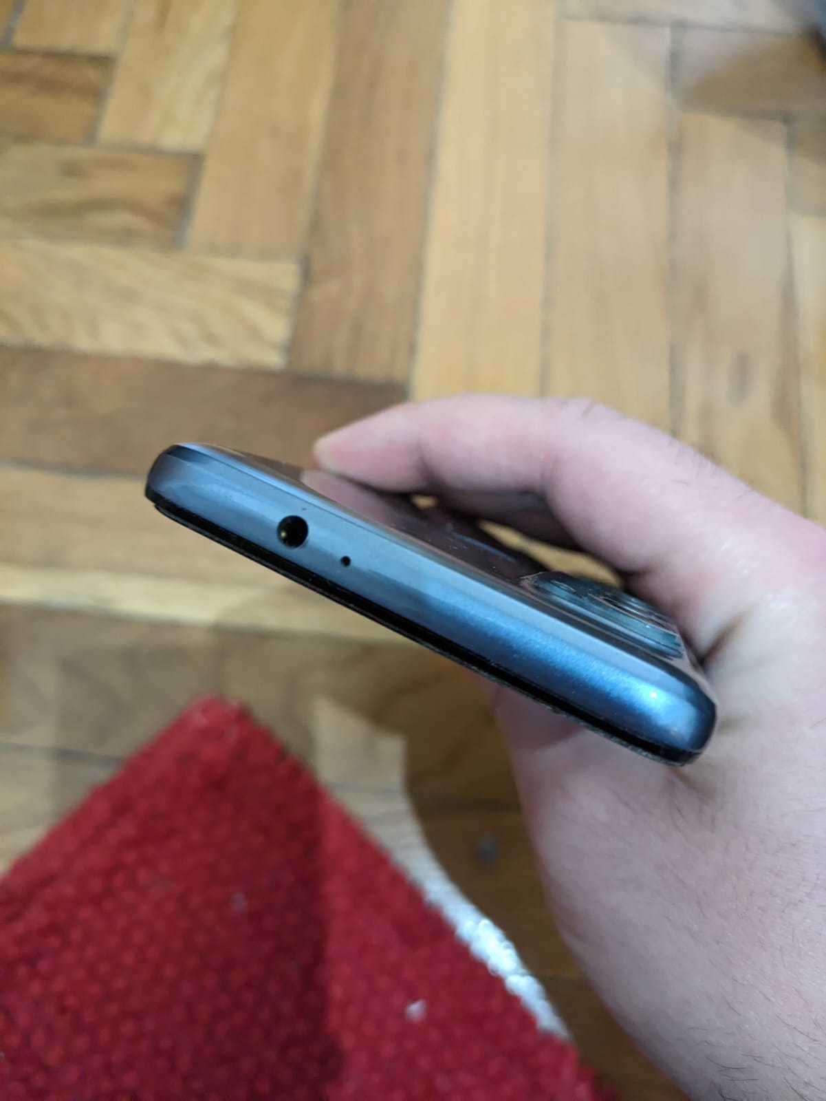 Motorola G60 cu încărcător, la cutie, bine îngriji, 128GB 6GB RAM