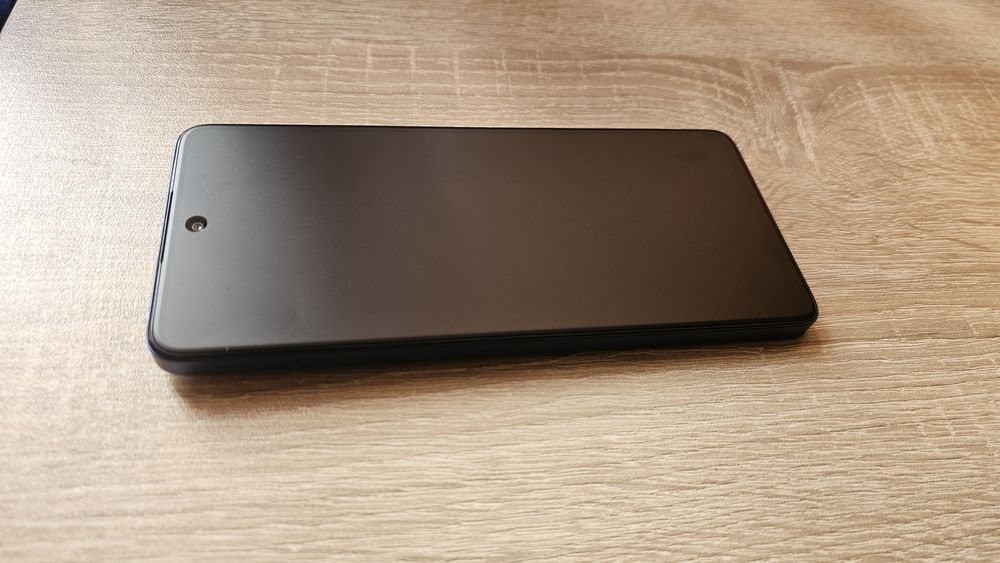 Чисто нов Телефон  5G TCL 50pro  512 Gb 8+8 ram