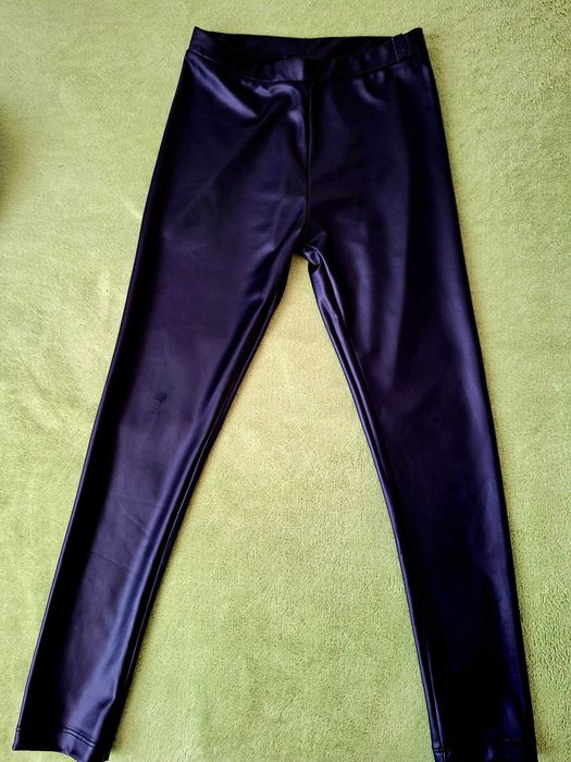 Set imitatie piele geaca, fusta-pantalon si colanti