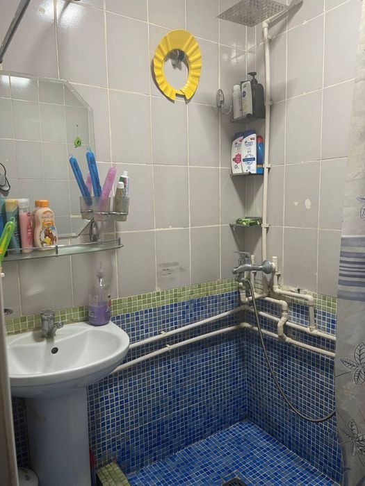 Toshkent shaxar Mirzo Ulugbek tumanida 3xonali kv sotiladi