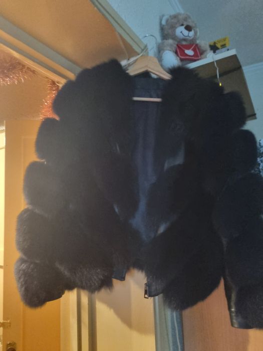 Haina  blana vulpe in conditii bune