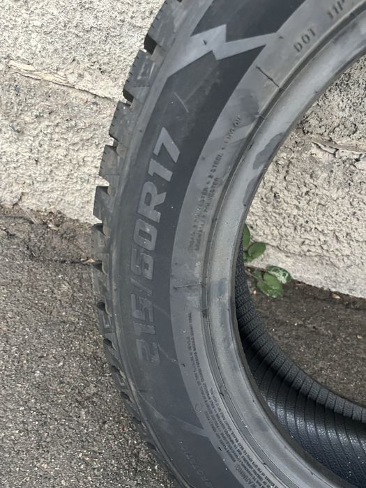 Шиповонные шины 215/60r17 комплект новые