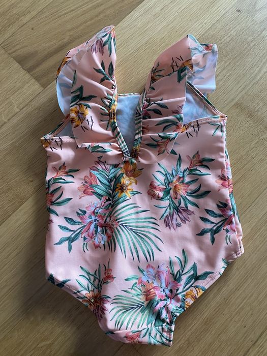 Vand set H&M costum de baie si palarie, marimea 74 costumul