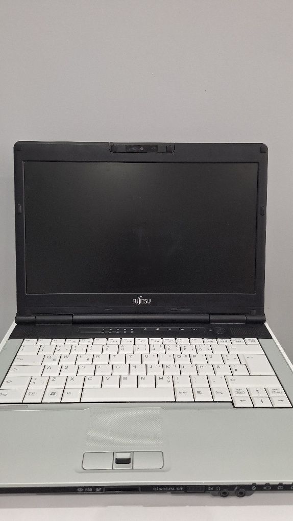 Fujitsu- Lifebook