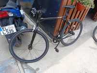 Vând bicicleta fixie 28