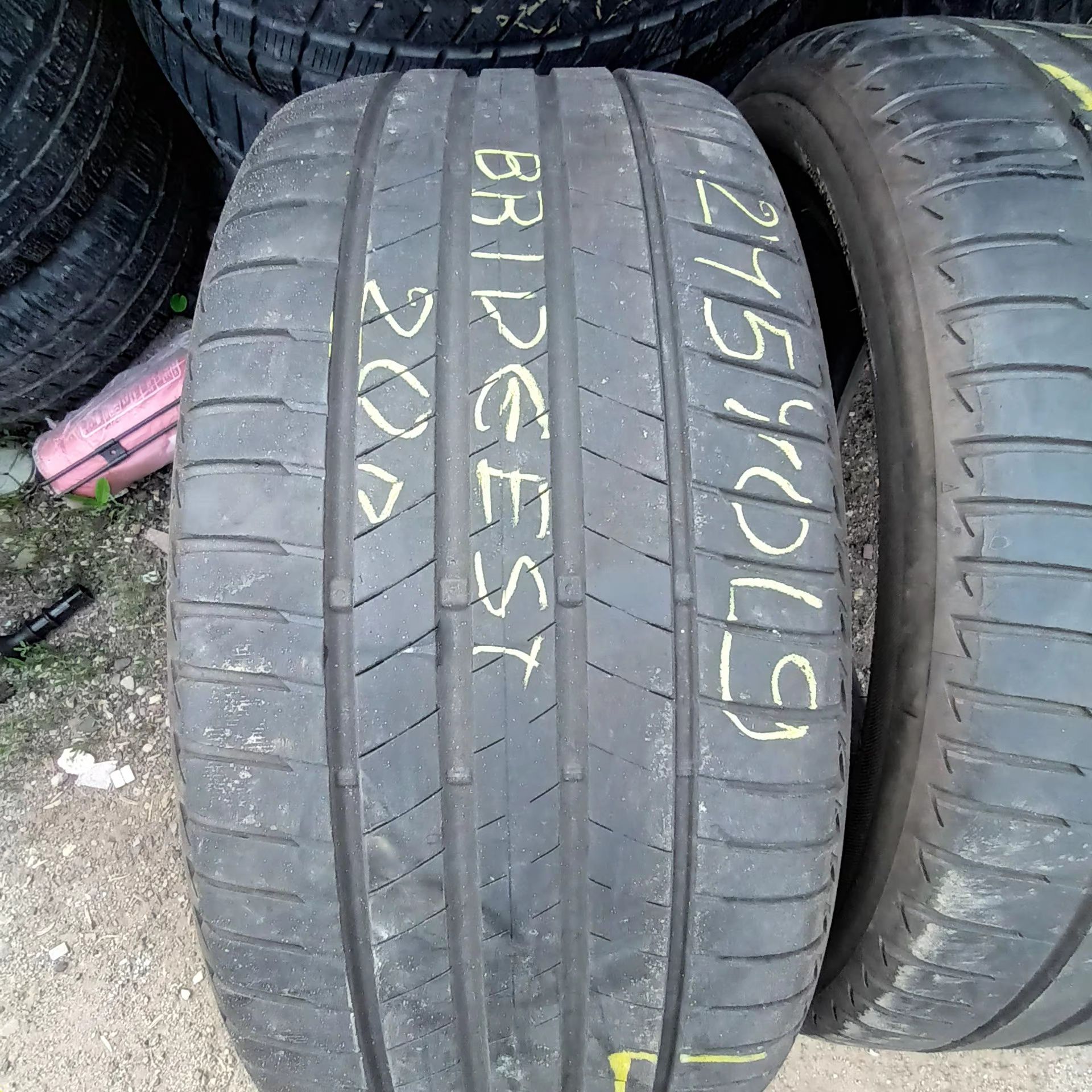 245 40 19 BRIDGESTONE 2бр.летни дот 2020г