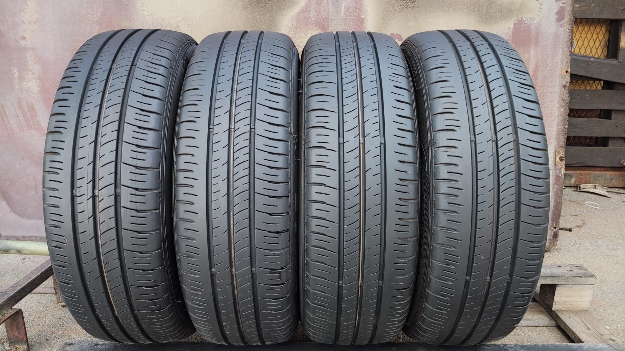 4бр. летни гуми 185/60/16 Dunlop Enasave EC300+
дот20
7мм
Много добро