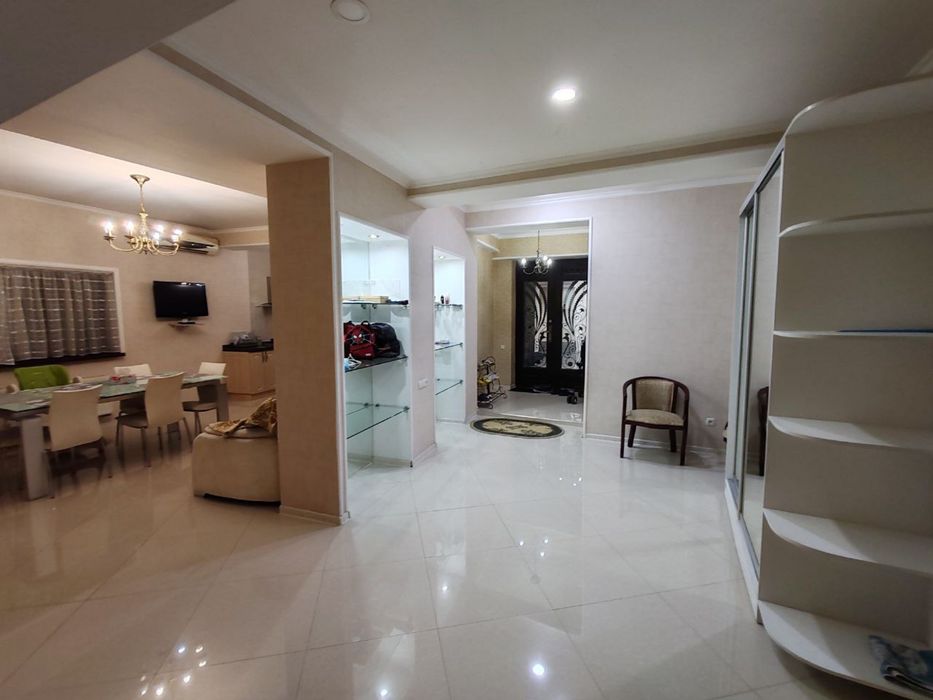 ДАРХАН в Центре Города Хамида Алимджана 5-Соток 7-Комнат