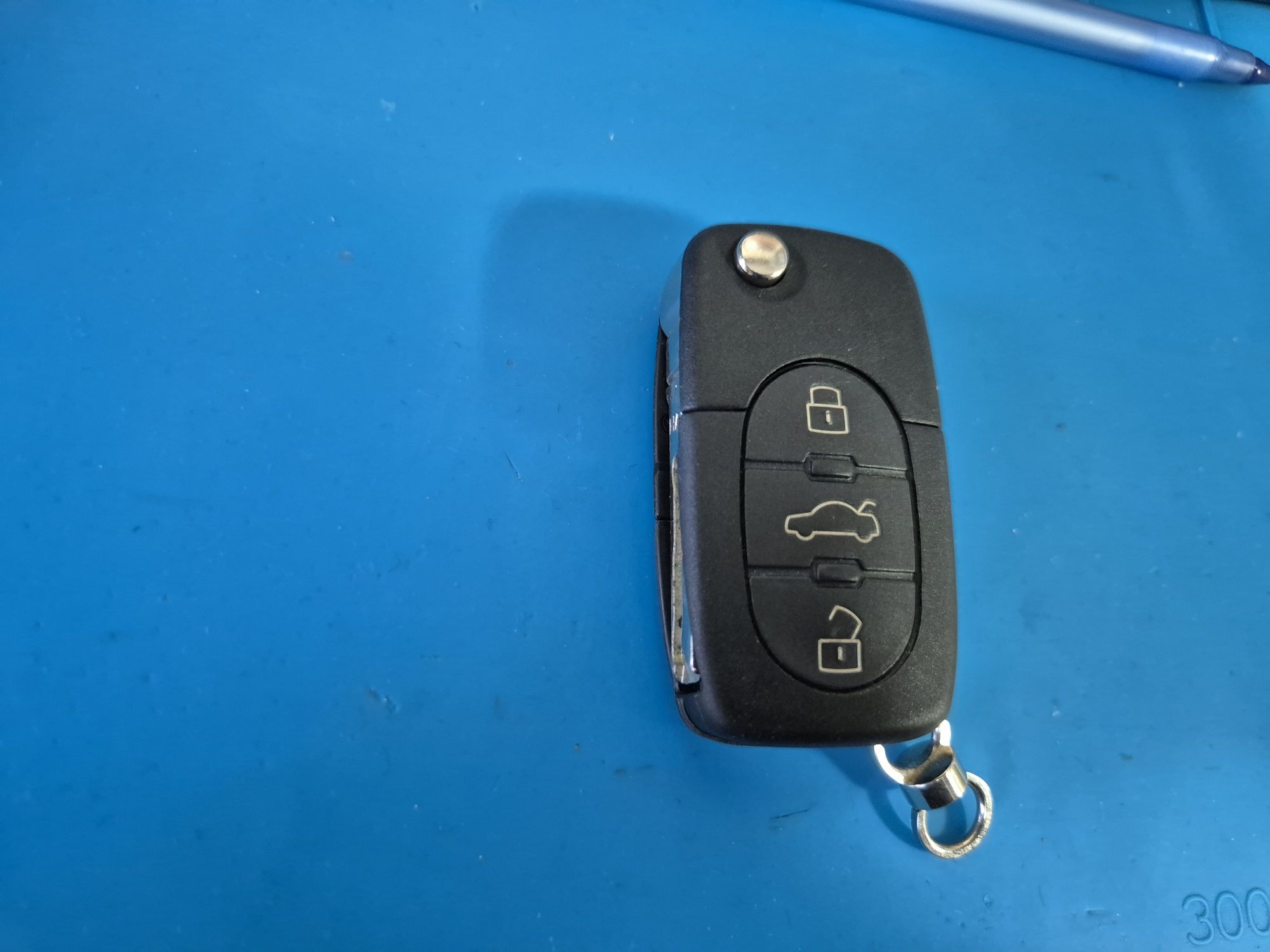 Ключ audi a3,а4,а6,a8,ТТ Temic Manila 4D0 837 231N 434,92mhz