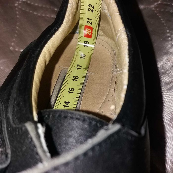 Обувки Nike 34 номер с подарък официални кожени обувки