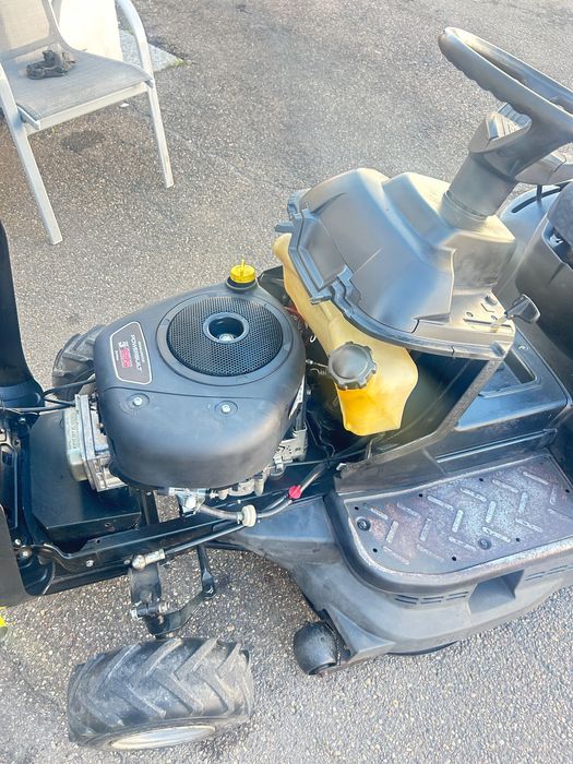 Tractoraș pentru gazon