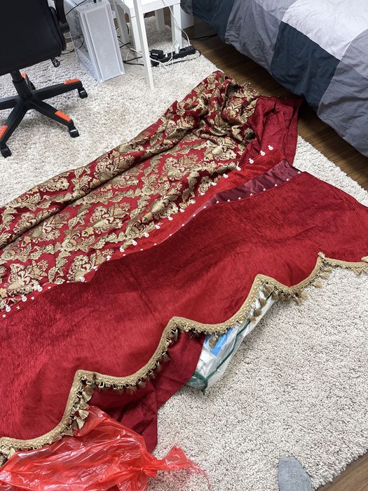 Шторы в отличном состоянии . Две разные цвета .