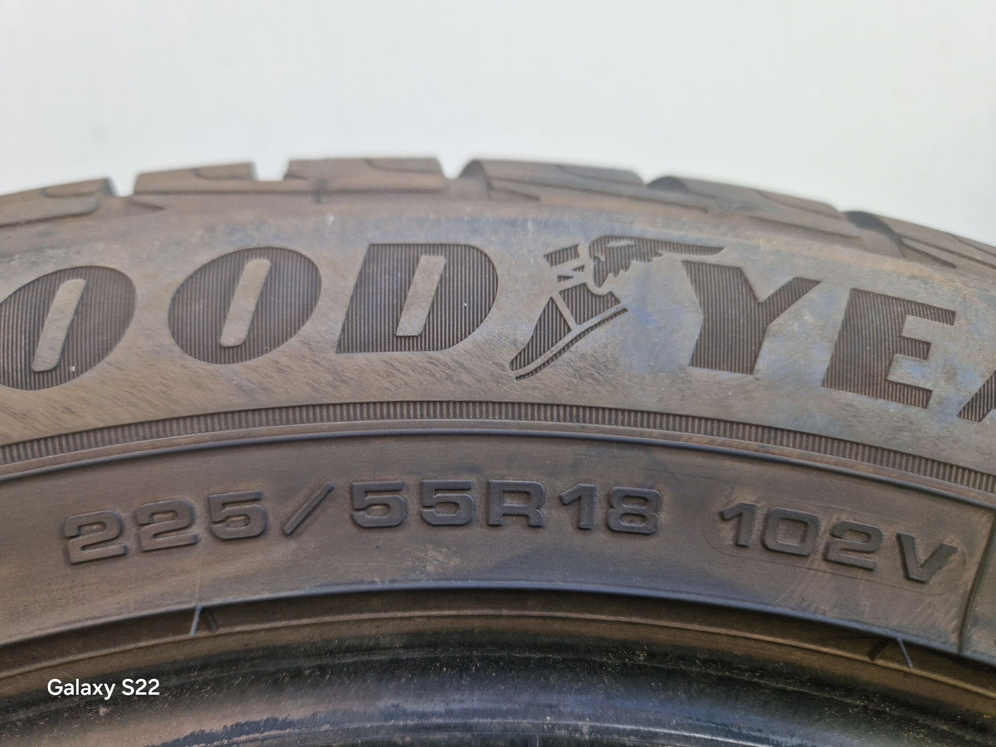 GOOD YEAR ULTRA GRIP Performance + SUV. 225/55/18, ДОТ 2324, на около