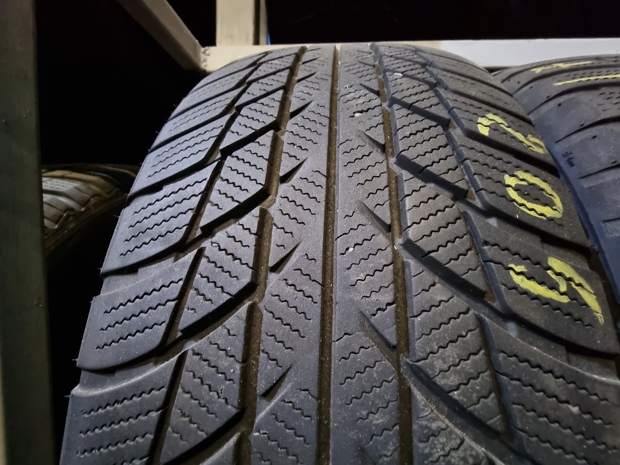 205 60 17 iarnă Bridgestone 6,5mm adâncime profil fabricatie 48/17