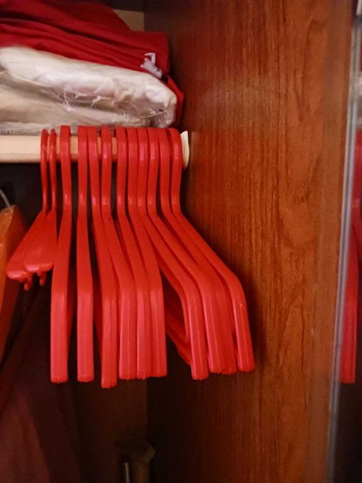 Вешалки для одежды